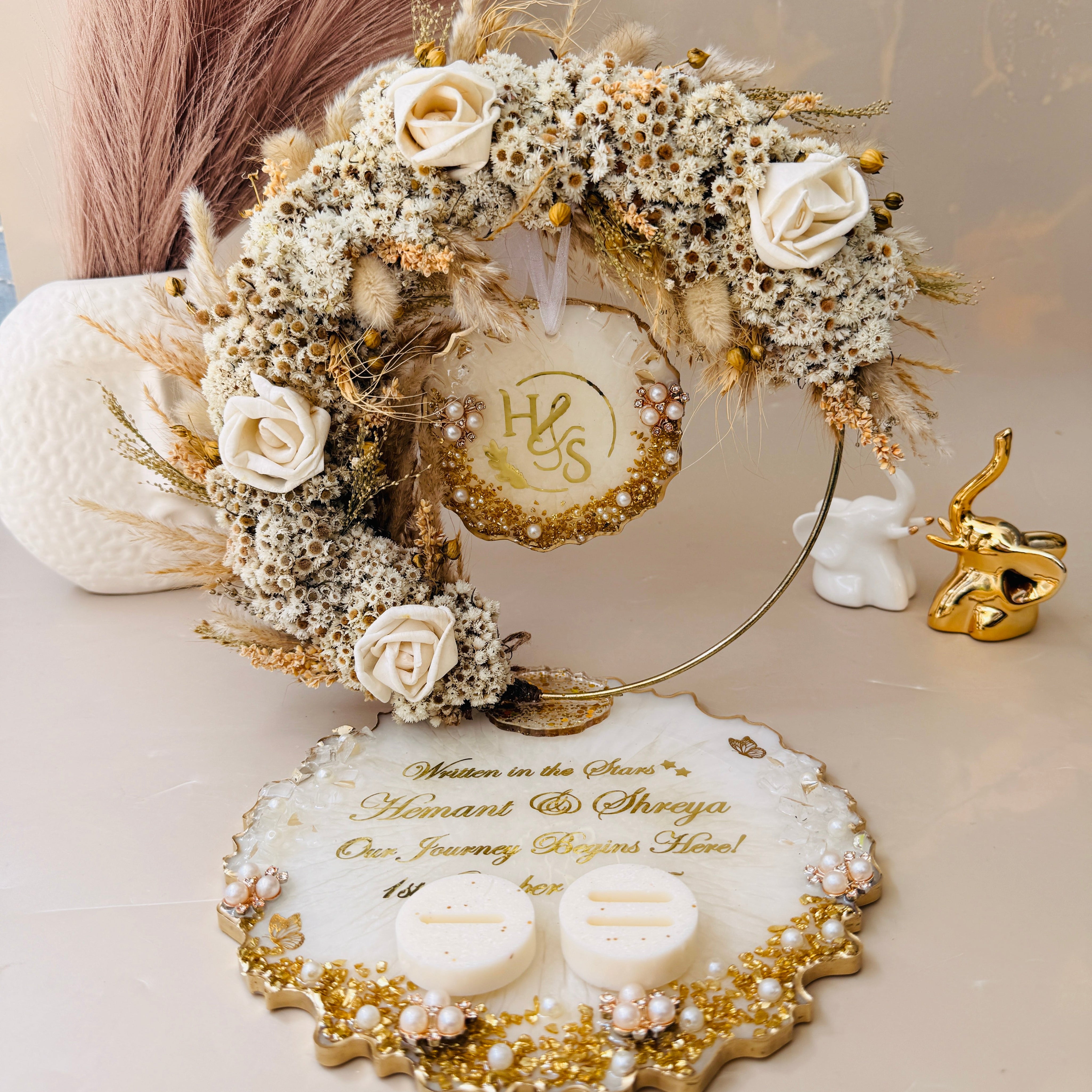 Decorative resin platter for engagement rituals