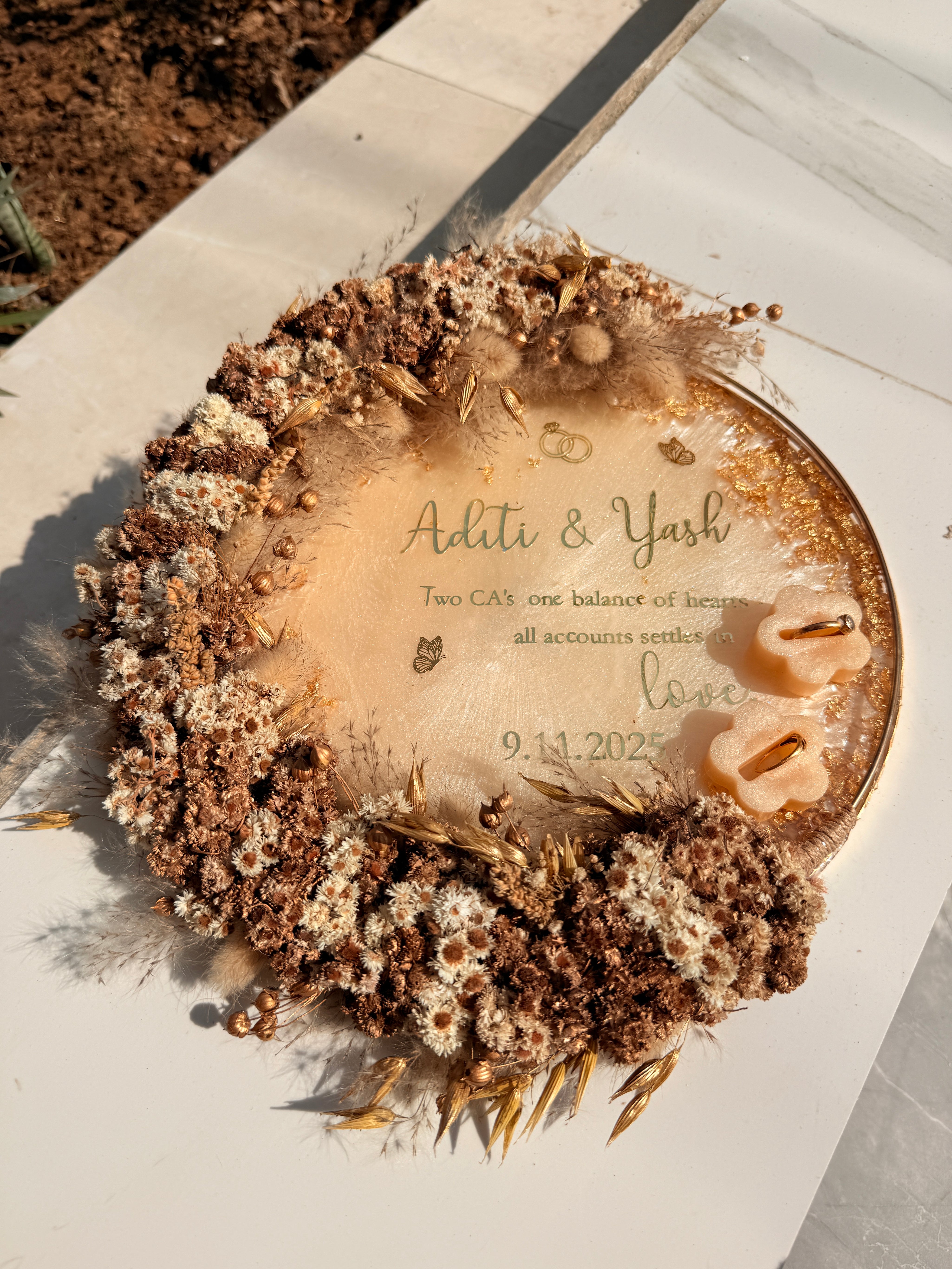 Minimal aesthetic engagement platter for ring ceremony
