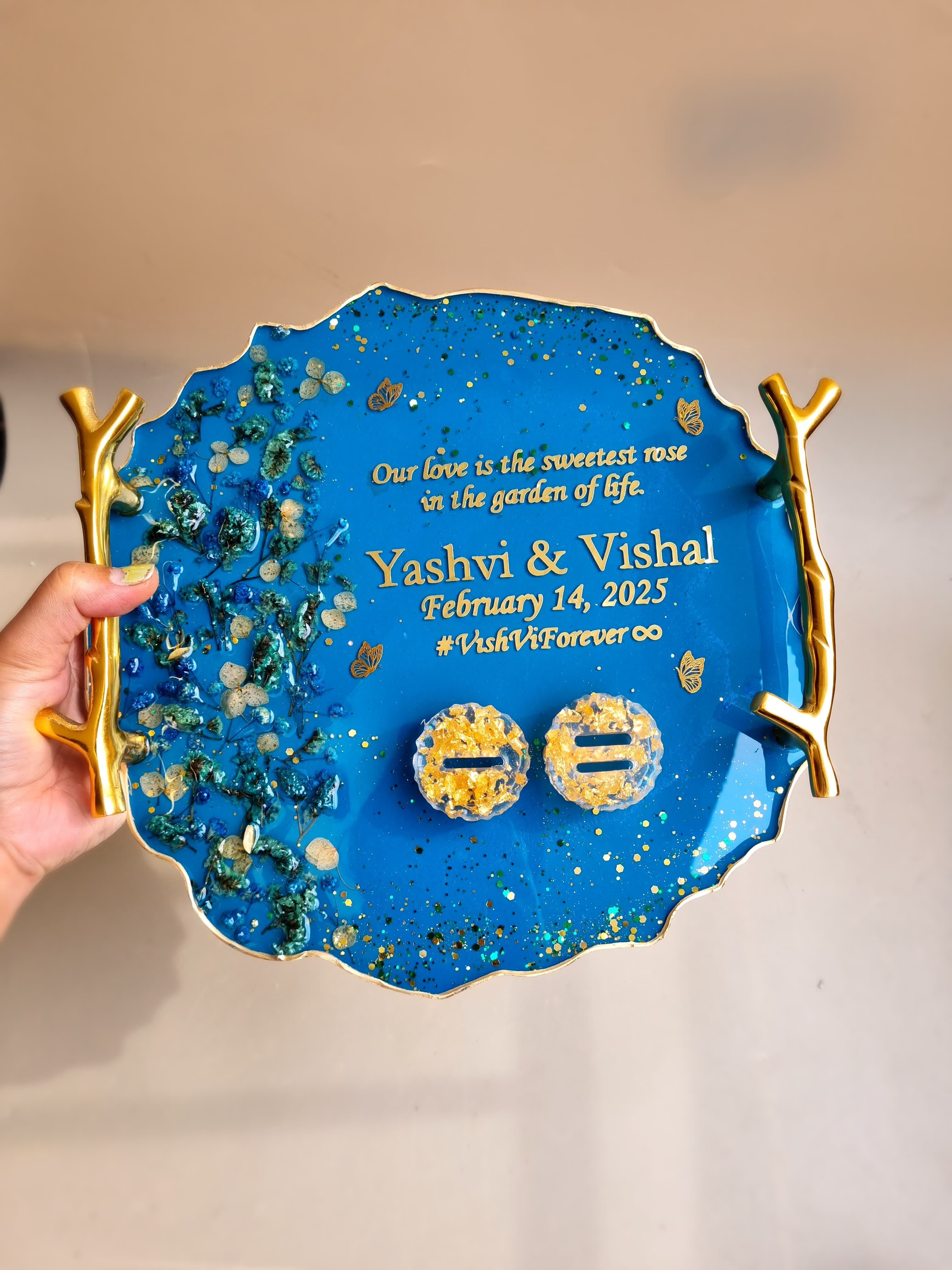 Artistic resin platter for engagement ceremony decor