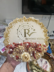 Artistic resin photo frame for shelves and walls